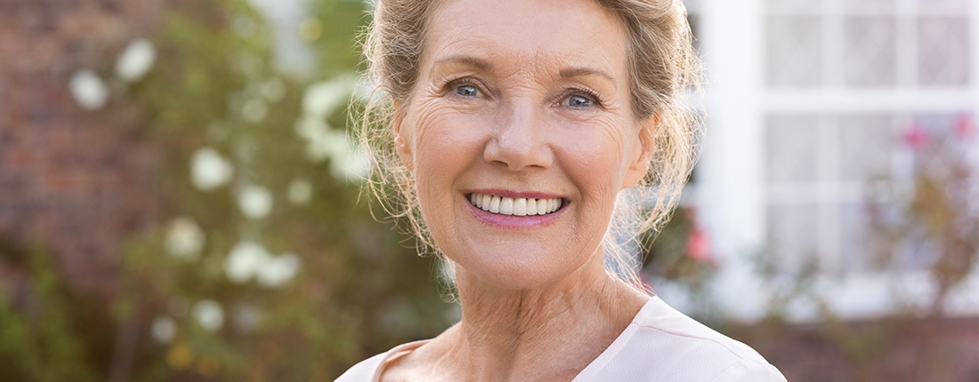smiling-senior-woman-PHF7MRS smiling-senior-woman-PHF7MRS